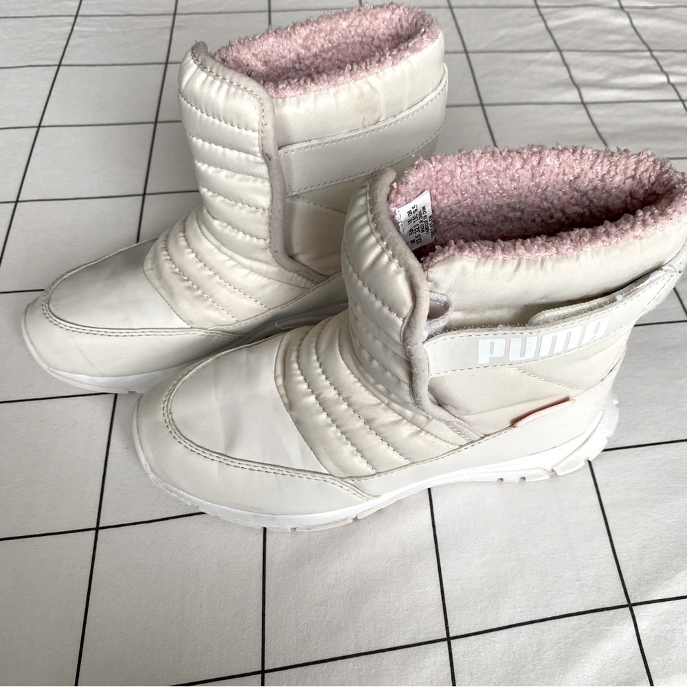 Puma Nieve kids Winter Boots size 1.5C